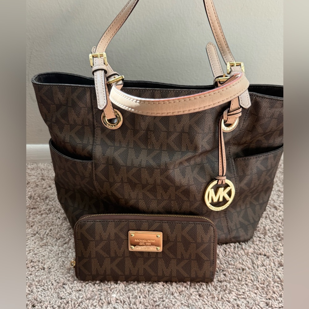 Michael Kors Leather Jet Set Tote + Matching Wallet